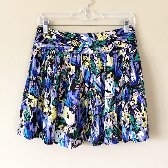 xxi | Flouncy Button-Detail Floral Skirt Size M - Picture 6 of 8